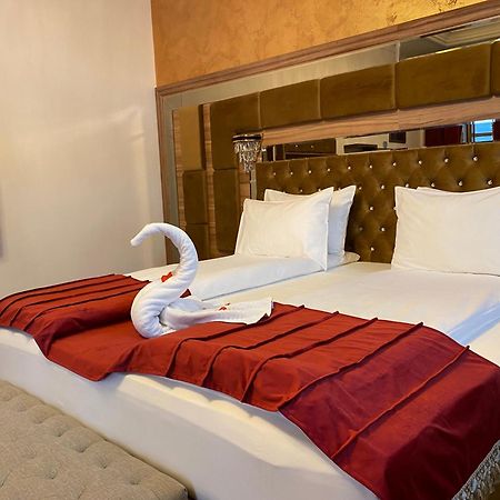 Vila Imperial One Luxury Boutique Hotel ฟาการาช ภายนอก รูปภาพ