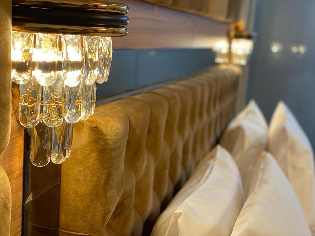Vila Imperial One Luxury Boutique Hotel ฟาการาช ภายนอก รูปภาพ