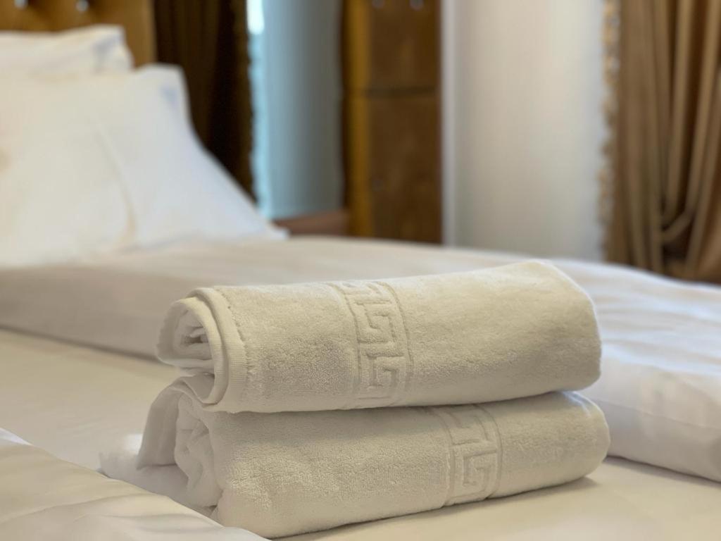 Vila Imperial One Luxury Boutique Hotel ฟาการาช ภายนอก รูปภาพ