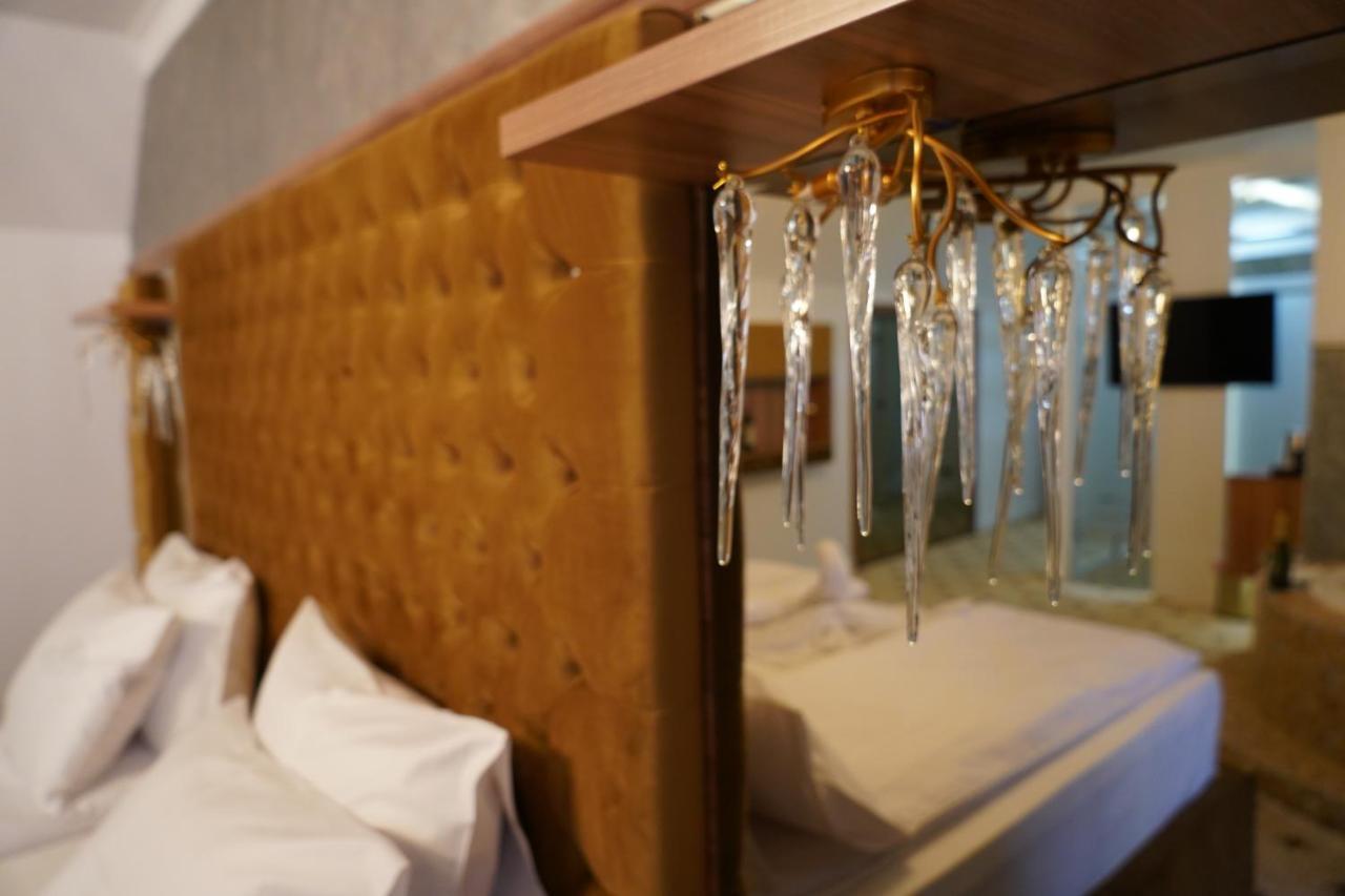 Vila Imperial One Luxury Boutique Hotel ฟาการาช ภายนอก รูปภาพ