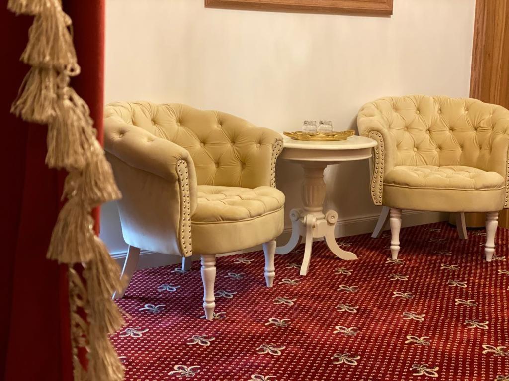 Vila Imperial One Luxury Boutique Hotel ฟาการาช ภายนอก รูปภาพ