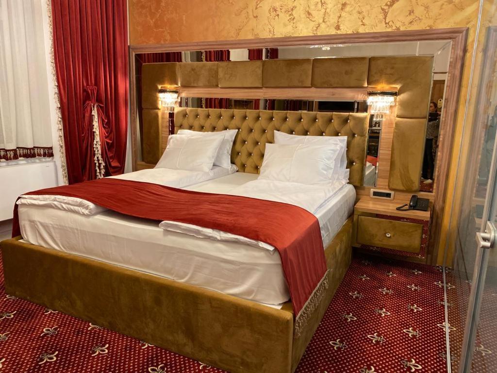 Vila Imperial One Luxury Boutique Hotel ฟาการาช ภายนอก รูปภาพ