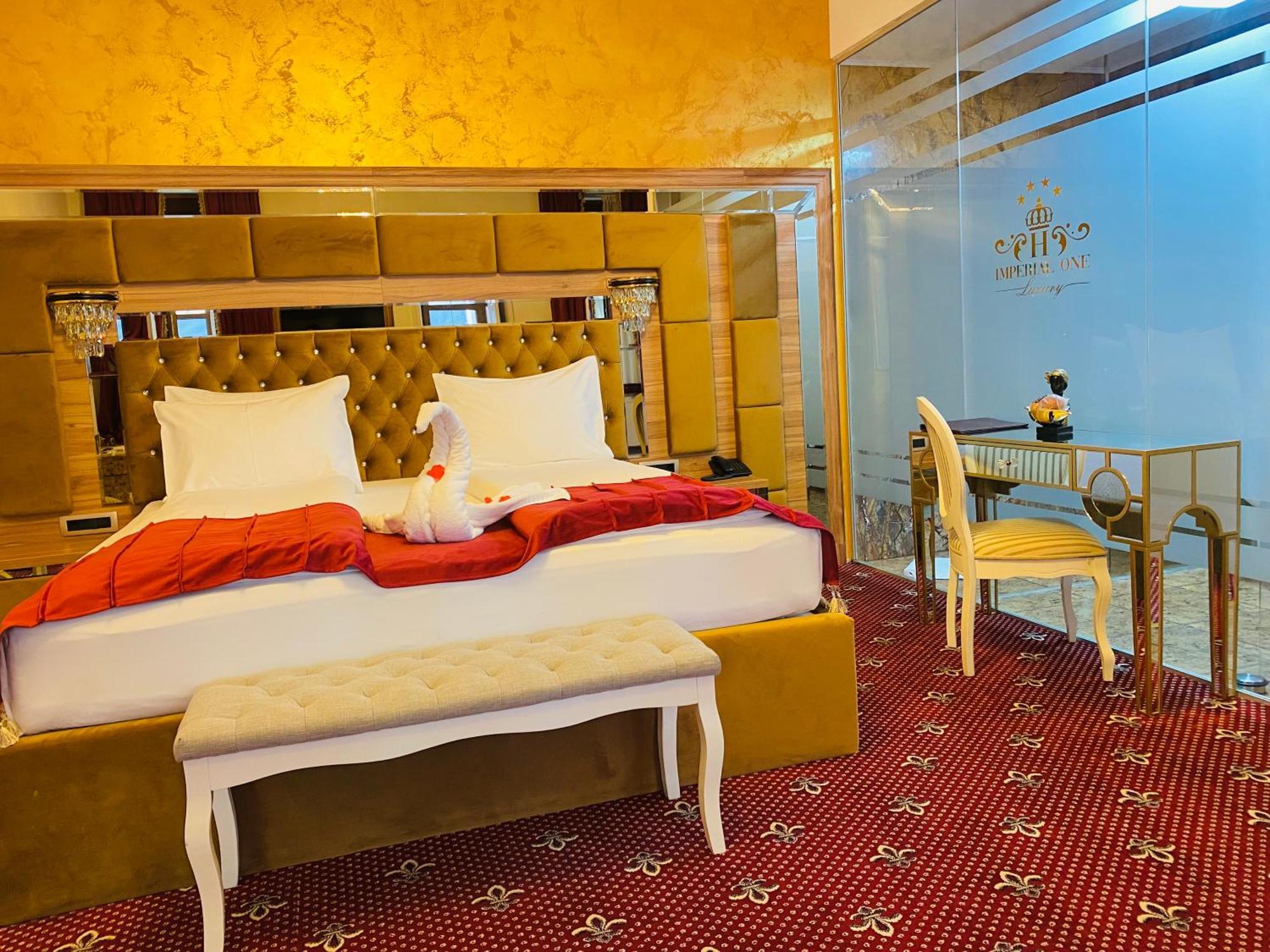 Vila Imperial One Luxury Boutique Hotel ฟาการาช ภายนอก รูปภาพ
