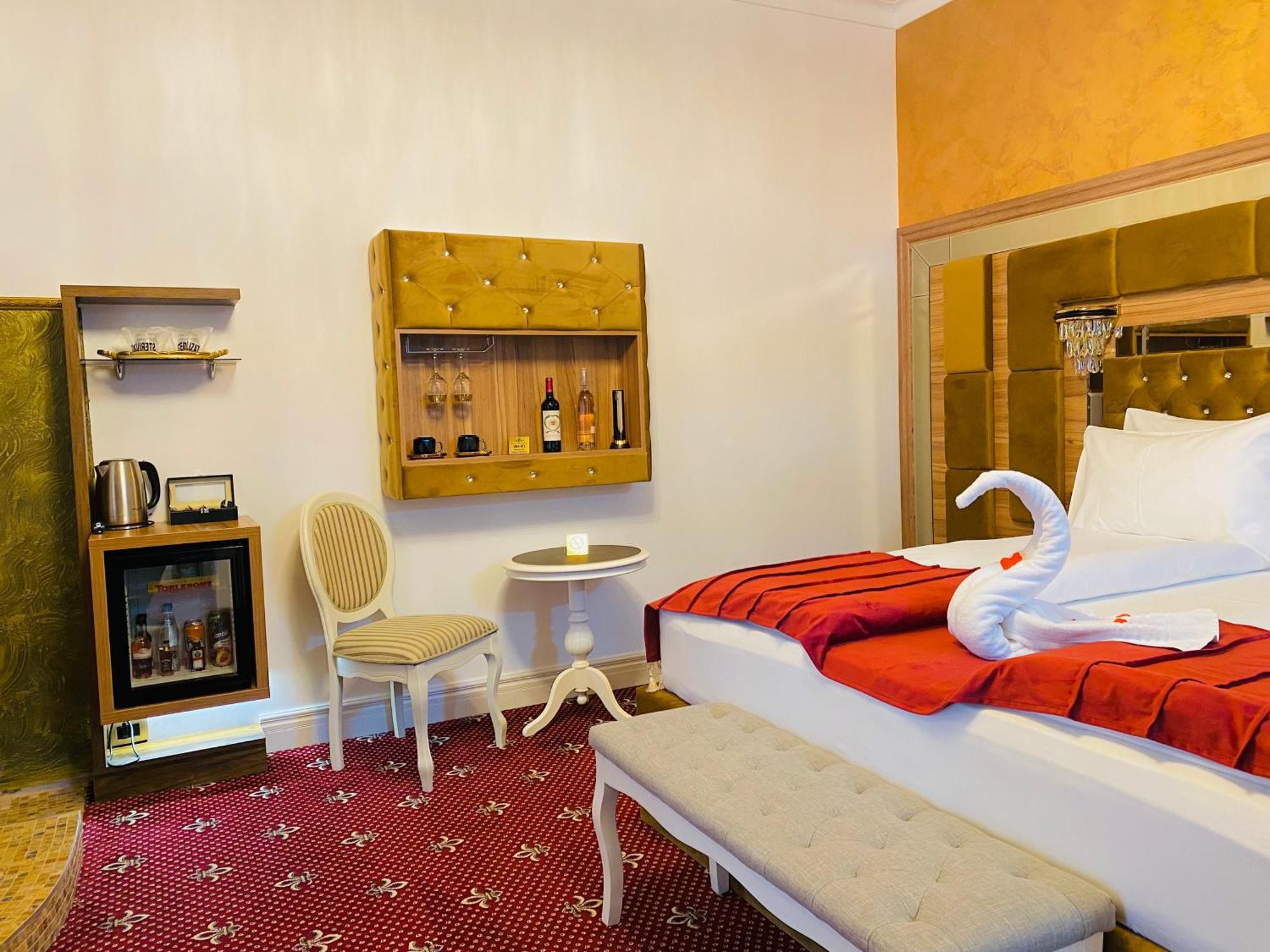 Vila Imperial One Luxury Boutique Hotel ฟาการาช ภายนอก รูปภาพ