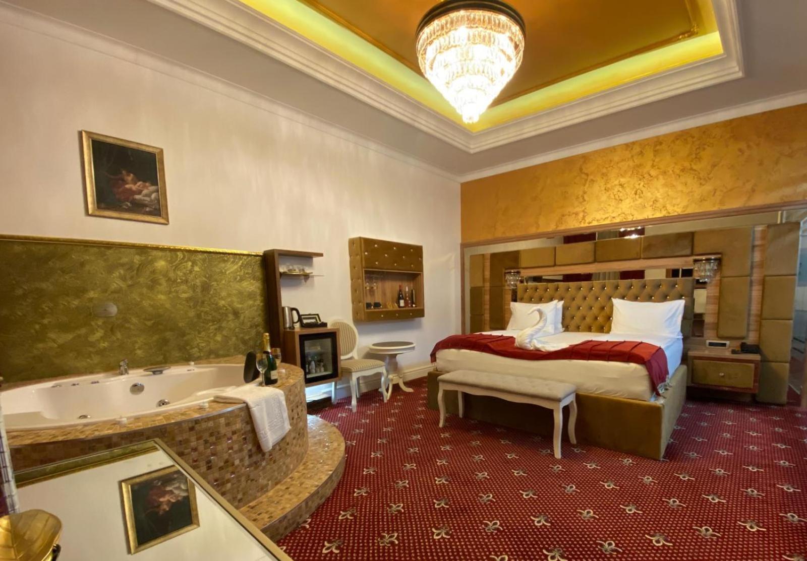 Vila Imperial One Luxury Boutique Hotel ฟาการาช ภายนอก รูปภาพ